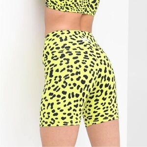 Booty by Brabants Amazon Baby Shorts Limão Leopard Lime Green One sze fits most